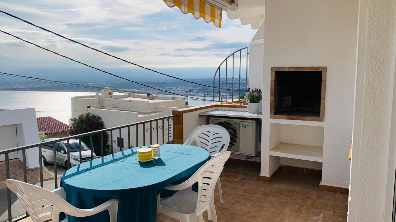 La Baie De Rose Apartman Roses Kültér fotó