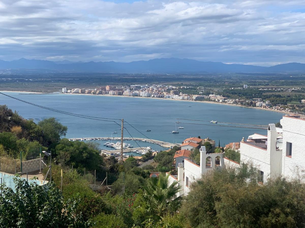 La Baie De Rose Apartman Roses Kültér fotó